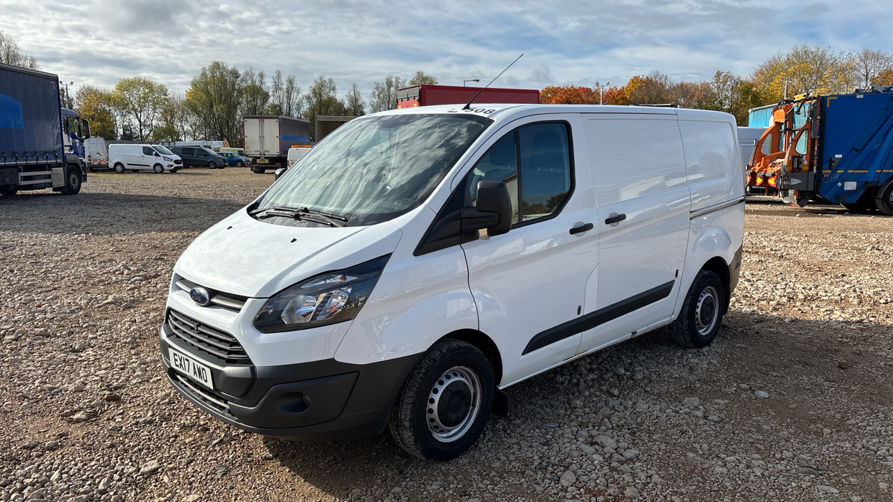 FORD TRANSIT CUSTOM 270 2.0 TDCi 105ps Low Roof Van - Mali kombi: slika FORD TRANSIT CUSTOM 270 2.0 TDCi 105ps Low Roof Van - Mali kombi FORD TRANSIT CUSTOM 270 2.0 TDCi 105ps Low Roof Van - Mali kombi: slika FORD TRANSIT CUSTOM 270 2.0 TDCi 105ps Low Roof Van - Mali kombi