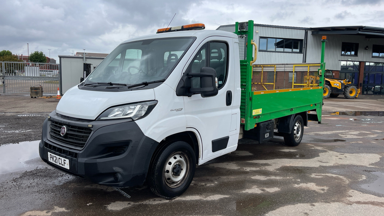 Fiat Ducato 35 2.3 MULTIJET 140PS - Dostavno vozilo s ravnom platformom: slika Fiat Ducato 35 2.3 MULTIJET 140PS - Dostavno vozilo s ravnom platformom Fiat Ducato 35 2.3 MULTIJET 140PS - Dostavno vozilo s ravnom platformom: slika Fiat Ducato 35 2.3 MULTIJET 140PS - Dostavno vozilo s ravnom platformom