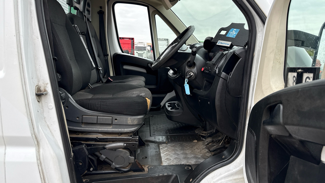 Fiat Ducato 35 2.3 MULTIJET 140PS - Dostavno vozilo s ravnom platformom: slika Fiat Ducato 35 2.3 MULTIJET 140PS - Dostavno vozilo s ravnom platformom Fiat Ducato 35 2.3 MULTIJET 140PS - Dostavno vozilo s ravnom platformom: slika Fiat Ducato 35 2.3 MULTIJET 140PS - Dostavno vozilo s ravnom platformom