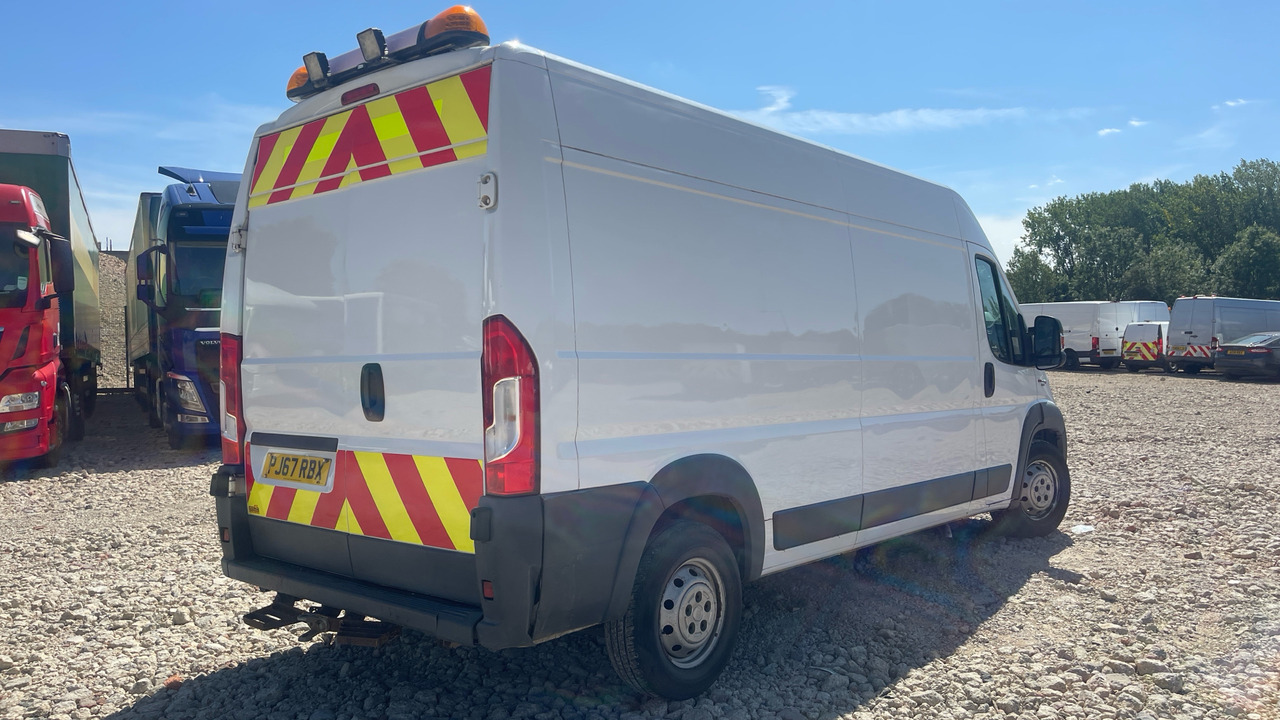 Fiat Ducato 35 MAXI 2.3 MULTIJET 130PS - Furgon: slika Fiat Ducato 35 MAXI 2.3 MULTIJET 130PS - Furgon Fiat Ducato 35 MAXI 2.3 MULTIJET 130PS - Furgon: slika Fiat Ducato 35 MAXI 2.3 MULTIJET 130PS - Furgon