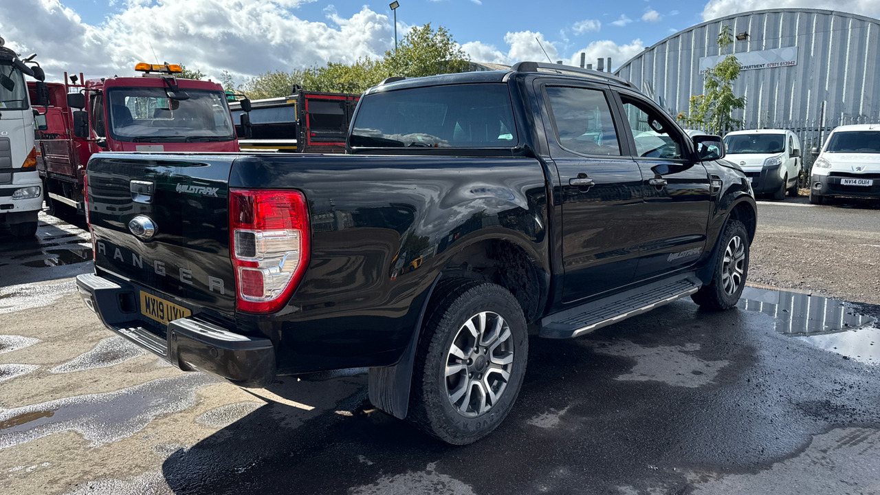 Ford Ranger WILDTRAK 3.2 TDCI 200PS - Pick-up, Dostavno vozilo s dvostrukom kabinom: slika Ford Ranger WILDTRAK 3.2 TDCI 200PS - Pick-up, Dostavno vozilo s dvostrukom kabinom Ford Ranger WILDTRAK 3.2 TDCI 200PS - Pick-up, Dostavno vozilo s dvostrukom kabinom: slika Ford Ranger WILDTRAK 3.2 TDCI 200PS - Pick-up, Dostavno vozilo s dvostrukom kabinom