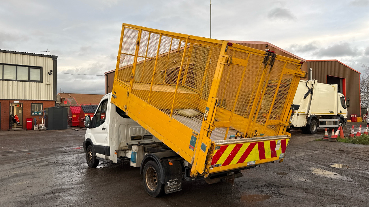 Ford Transit 350 2.0 TDCI 130PS - Mali kamion kiper: slika Ford Transit 350 2.0 TDCI 130PS - Mali kamion kiper Ford Transit 350 2.0 TDCI 130PS - Mali kamion kiper: slika Ford Transit 350 2.0 TDCI 130PS - Mali kamion kiper