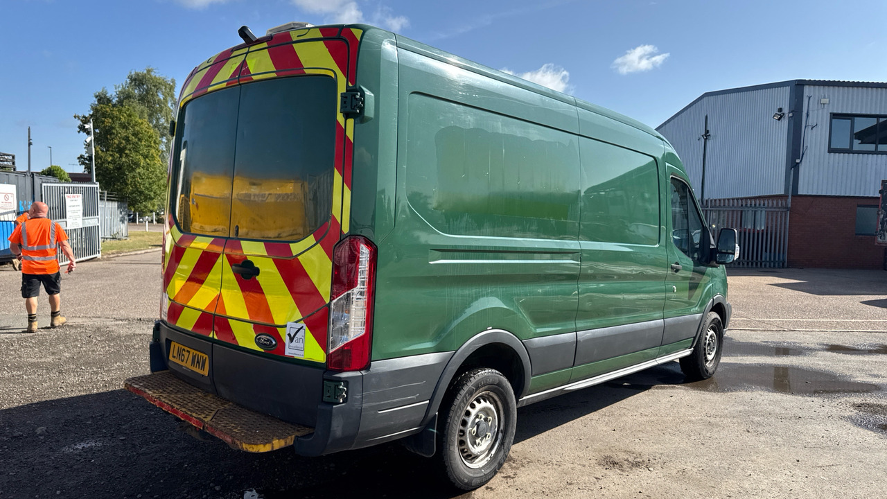 Ford Transit 350 2.0 TDCi 130PS - Furgon: slika Ford Transit 350 2.0 TDCi 130PS - Furgon Ford Transit 350 2.0 TDCi 130PS - Furgon: slika Ford Transit 350 2.0 TDCi 130PS - Furgon