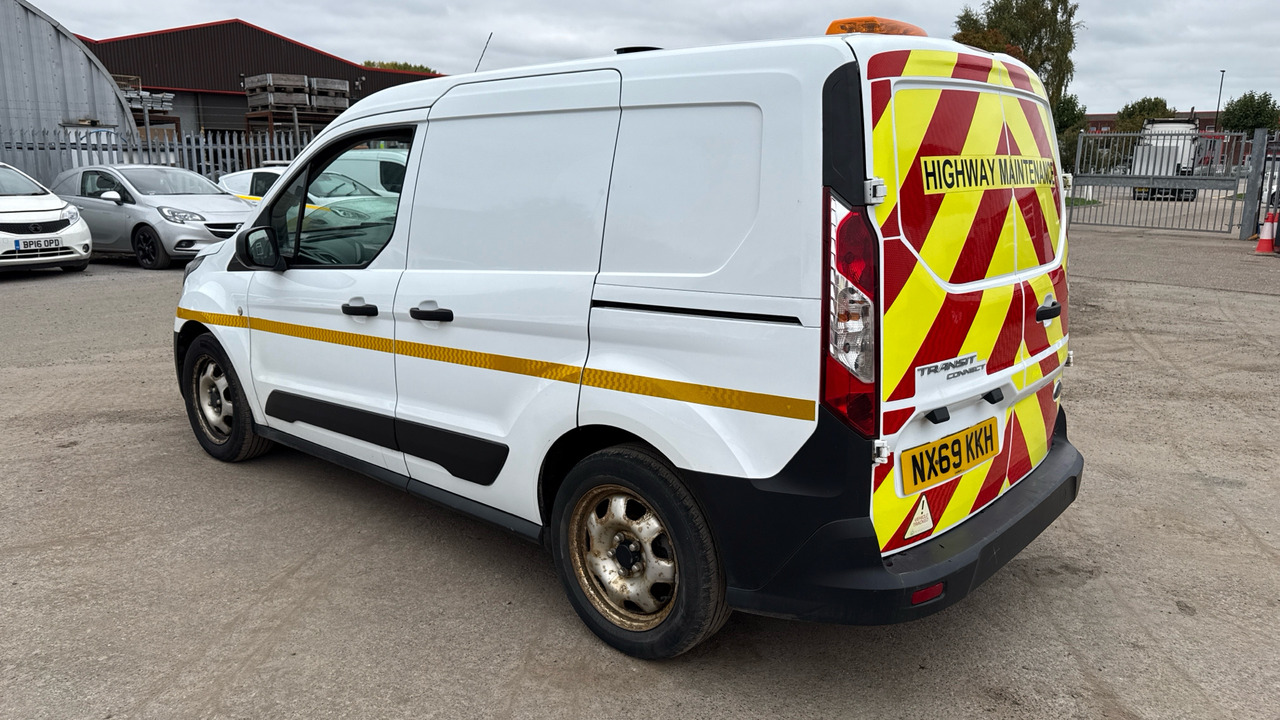 Ford Transit Connect 200 1.5 EcoBlue 75ps - Mali kombi: slika Ford Transit Connect 200 1.5 EcoBlue 75ps - Mali kombi Ford Transit Connect 200 1.5 EcoBlue 75ps - Mali kombi: slika Ford Transit Connect 200 1.5 EcoBlue 75ps - Mali kombi