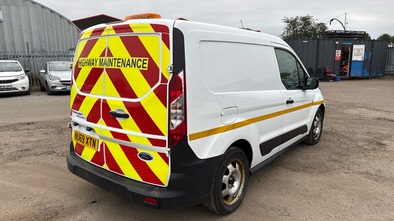 Ford Transit Connect 200 1.5 EcoBlue 75ps - Mali kombi: slika Ford Transit Connect 200 1.5 EcoBlue 75ps - Mali kombi Ford Transit Connect 200 1.5 EcoBlue 75ps - Mali kombi: slika Ford Transit Connect 200 1.5 EcoBlue 75ps - Mali kombi
