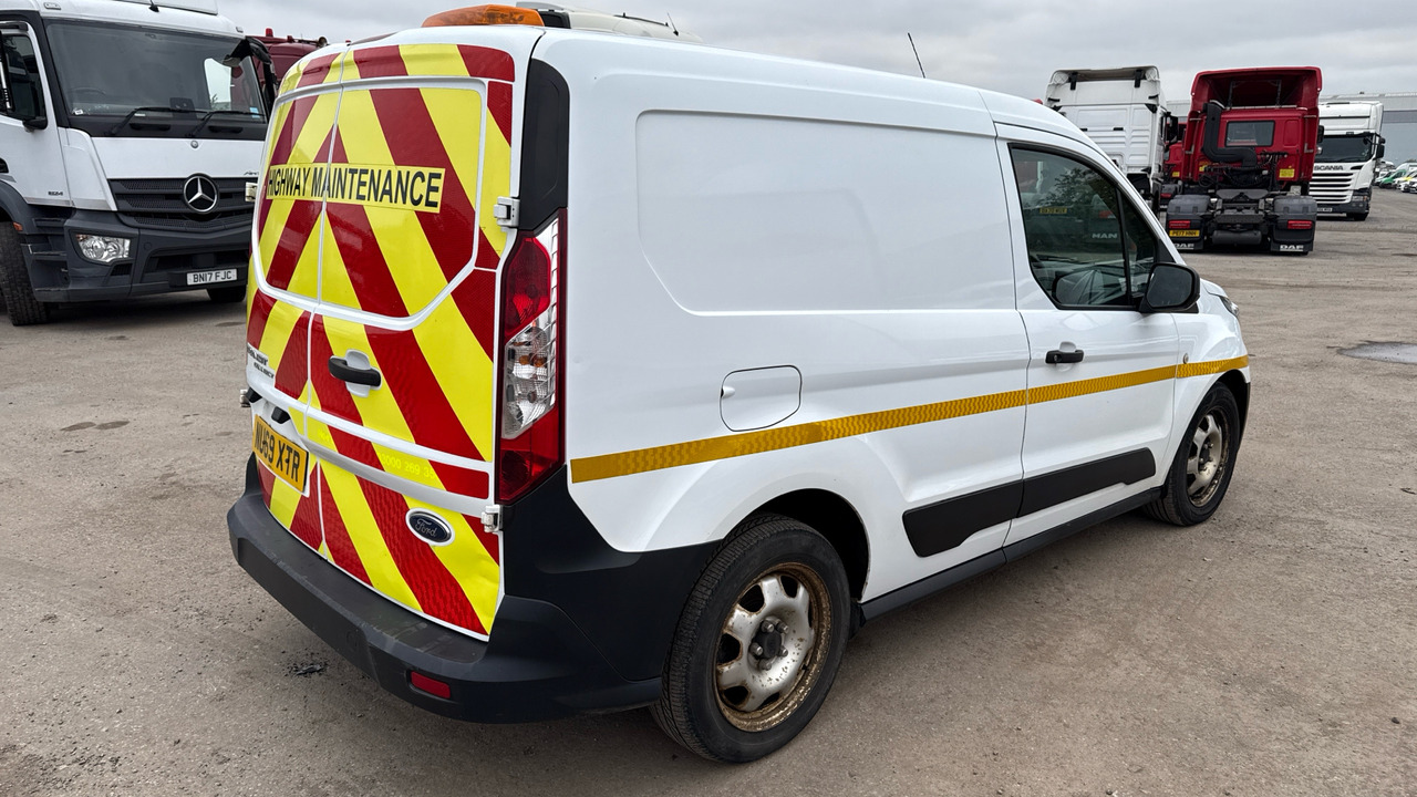 Ford Transit Connect 200 1.5 EcoBlue 75ps - Mali kombi: slika Ford Transit Connect 200 1.5 EcoBlue 75ps - Mali kombi Ford Transit Connect 200 1.5 EcoBlue 75ps - Mali kombi: slika Ford Transit Connect 200 1.5 EcoBlue 75ps - Mali kombi