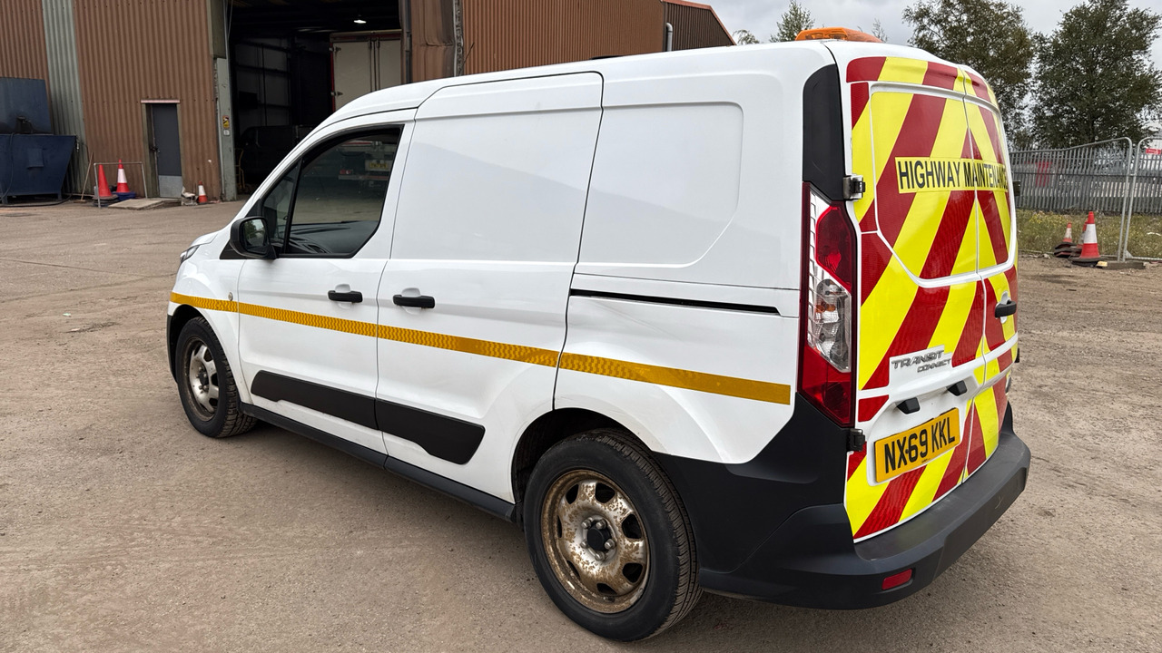 Ford Transit Connect 200 1.5 EcoBlue 75ps - Mali kombi: slika Ford Transit Connect 200 1.5 EcoBlue 75ps - Mali kombi Ford Transit Connect 200 1.5 EcoBlue 75ps - Mali kombi: slika Ford Transit Connect 200 1.5 EcoBlue 75ps - Mali kombi