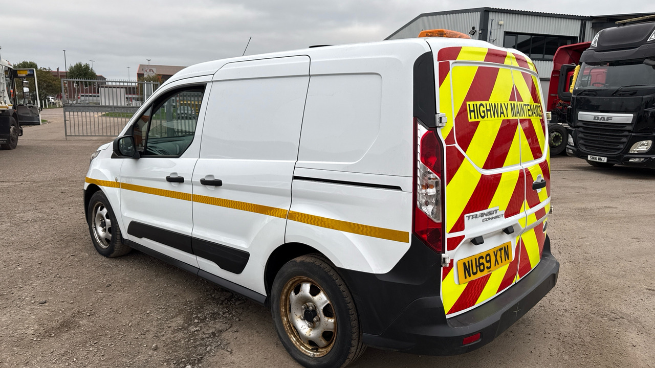 Ford Transit Connect 200 1.5 EcoBlue 75ps - Mali kombi: slika Ford Transit Connect 200 1.5 EcoBlue 75ps - Mali kombi Ford Transit Connect 200 1.5 EcoBlue 75ps - Mali kombi: slika Ford Transit Connect 200 1.5 EcoBlue 75ps - Mali kombi