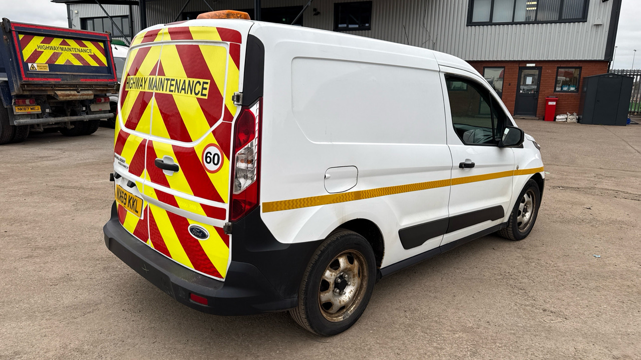 Ford Transit Connect 200 1.5 EcoBlue 75ps - Mali kombi: slika Ford Transit Connect 200 1.5 EcoBlue 75ps - Mali kombi Ford Transit Connect 200 1.5 EcoBlue 75ps - Mali kombi: slika Ford Transit Connect 200 1.5 EcoBlue 75ps - Mali kombi