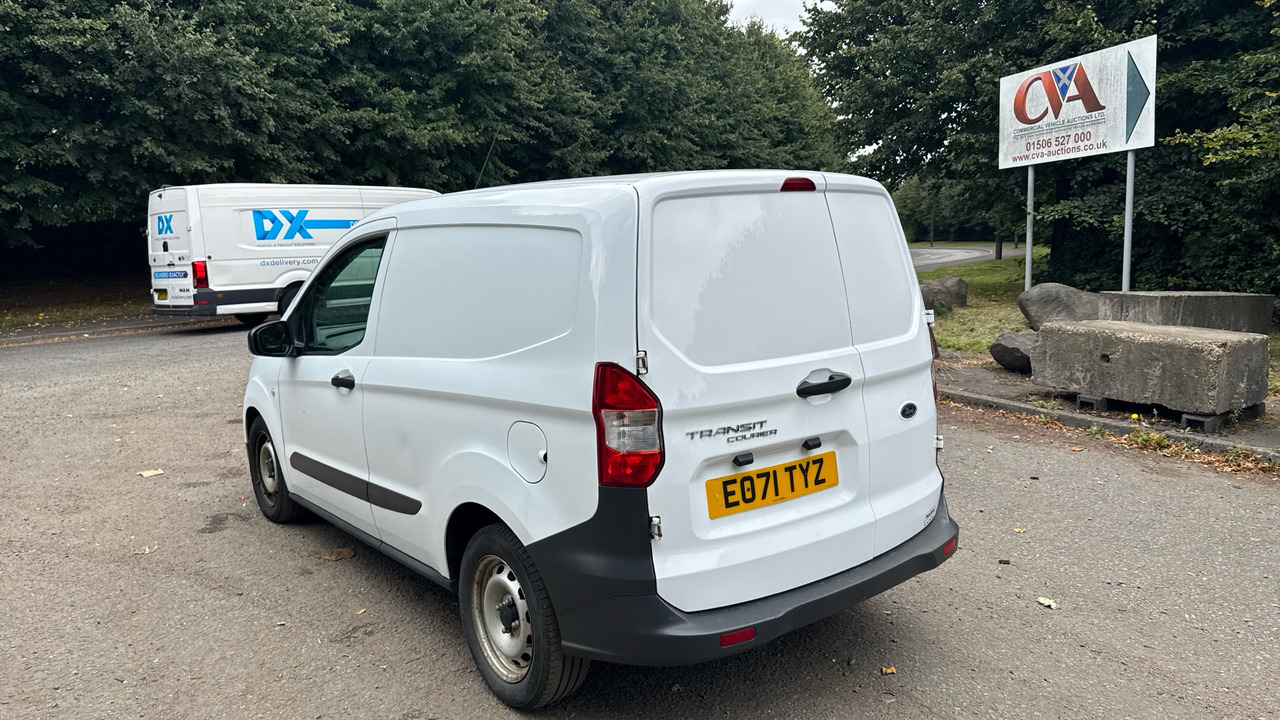 Ford Transit Courier 1.5 TDCI 75PS BASE - Mali kombi: slika Ford Transit Courier 1.5 TDCI 75PS BASE - Mali kombi Ford Transit Courier 1.5 TDCI 75PS BASE - Mali kombi: slika Ford Transit Courier 1.5 TDCI 75PS BASE - Mali kombi