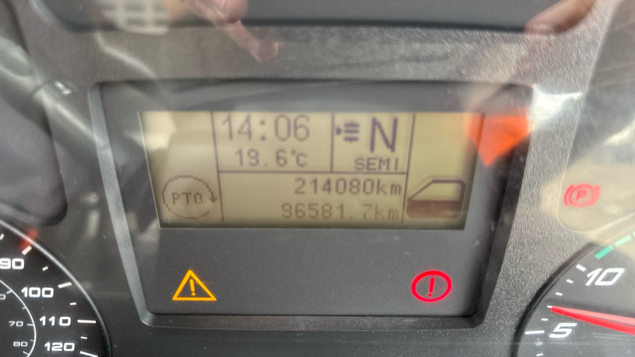 Kamion za vuču IVECO EUROCARGO 120-210: slika Kamion za vuču IVECO EUROCARGO 120-210