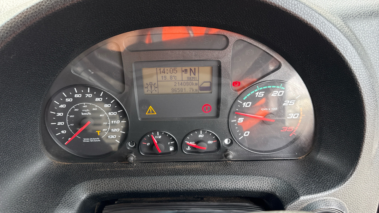Kamion za vuču IVECO EUROCARGO 120-210: slika Kamion za vuču IVECO EUROCARGO 120-210