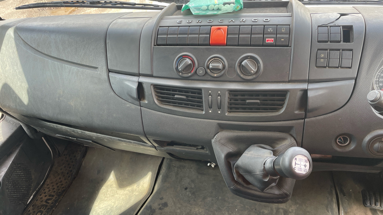 Kamion s ceradom IVECO EUROCARGO 120E18: slika Kamion s ceradom IVECO EUROCARGO 120E18
