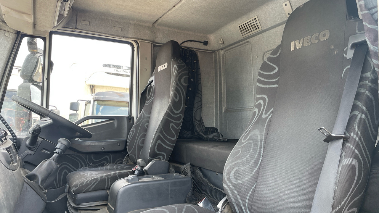 Kamion s ceradom IVECO EUROCARGO 120E18: slika Kamion s ceradom IVECO EUROCARGO 120E18