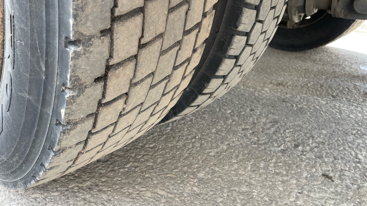 Kamion s ceradom IVECO EUROCARGO 120E18: slika Kamion s ceradom IVECO EUROCARGO 120E18