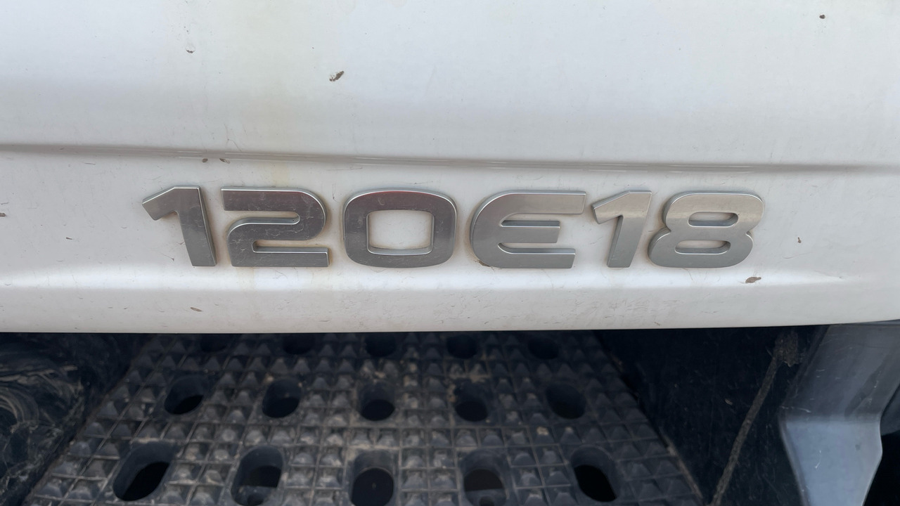 Kamion s ceradom IVECO EUROCARGO 120E18: slika Kamion s ceradom IVECO EUROCARGO 120E18