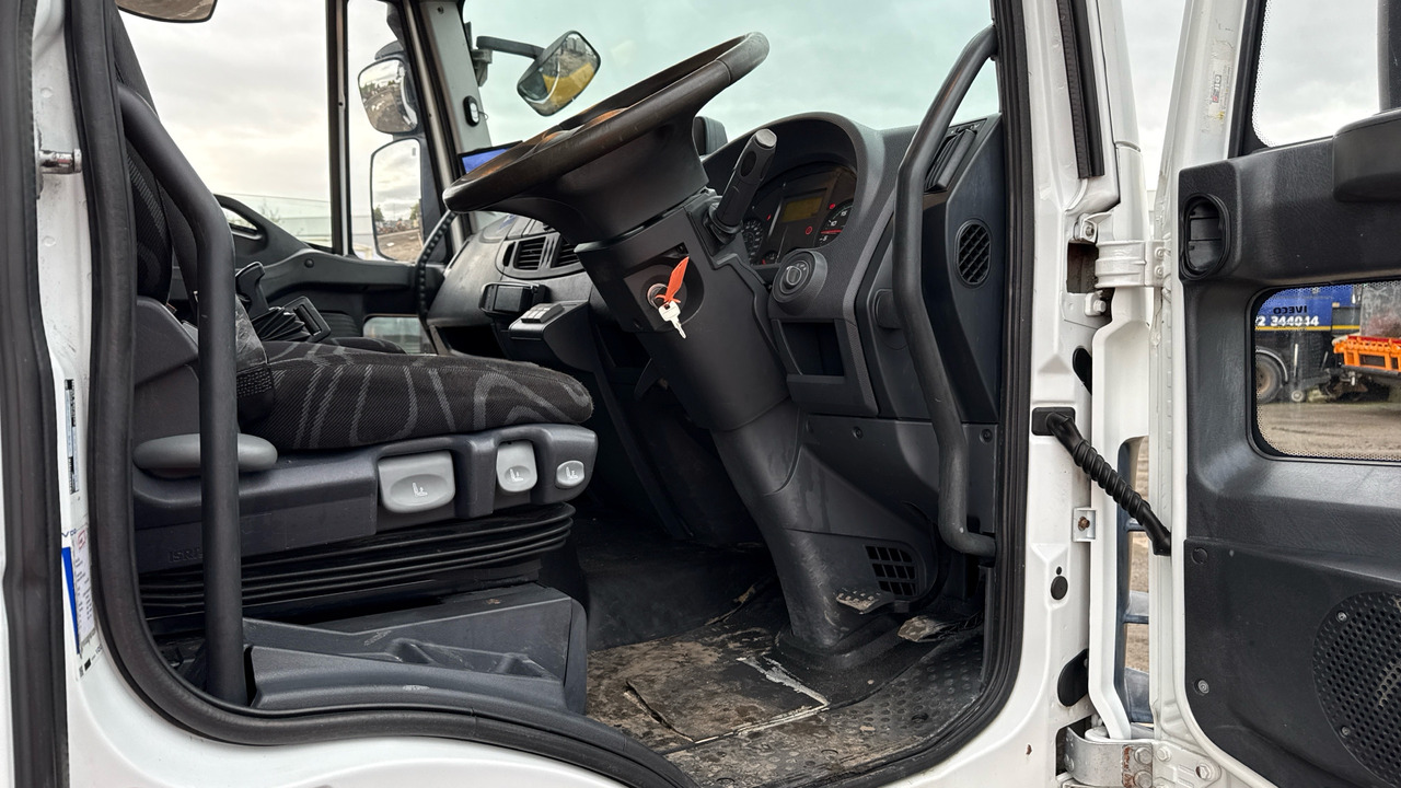 IVECO EUROCARGO 180E25 - Kamion s otvorenim sandukom, Kamion s kranom: slika IVECO EUROCARGO 180E25 - Kamion s otvorenim sandukom, Kamion s kranom IVECO EUROCARGO 180E25 - Kamion s otvorenim sandukom, Kamion s kranom: slika IVECO EUROCARGO 180E25 - Kamion s otvorenim sandukom, Kamion s kranom