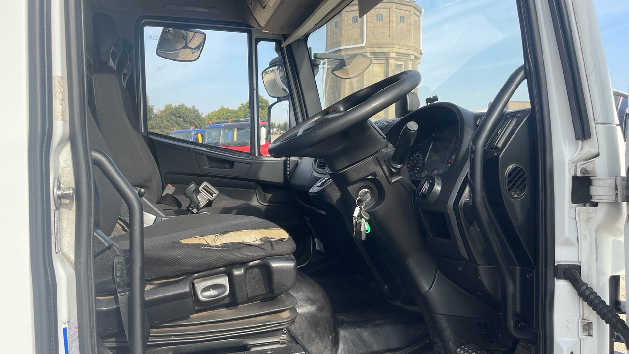 IVECO EUROCARGO 75-160 - Kamion s ceradom: slika IVECO EUROCARGO 75-160 - Kamion s ceradom IVECO EUROCARGO 75-160 - Kamion s ceradom: slika IVECO EUROCARGO 75-160 - Kamion s ceradom