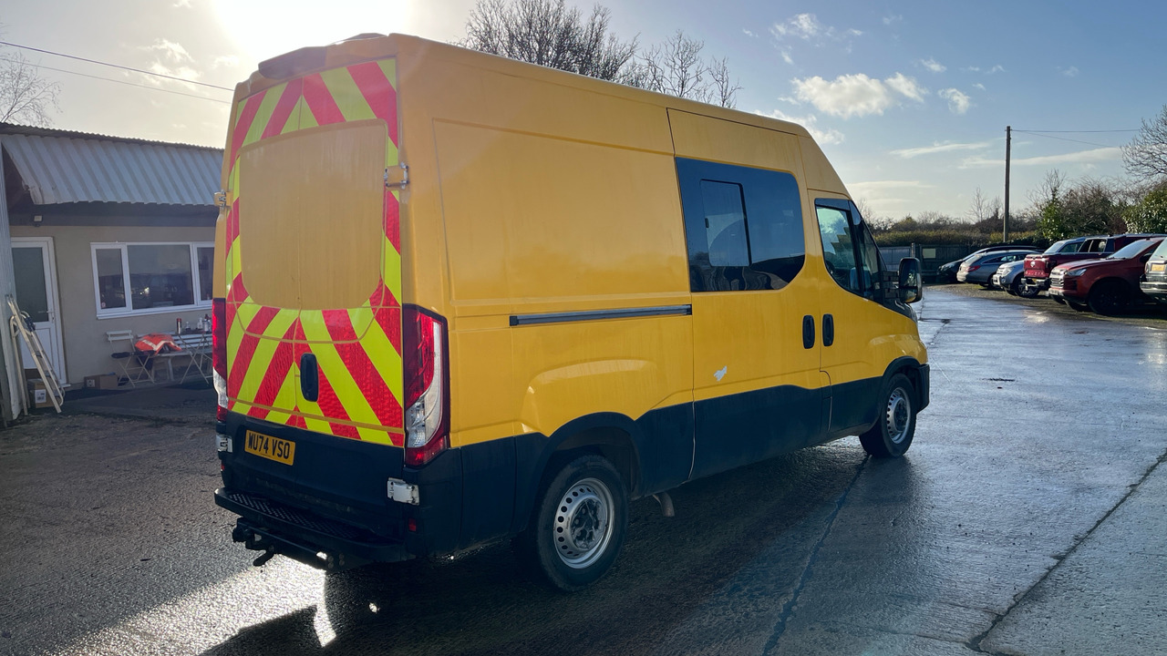 Iveco Daily 35-140 - Dostavno vozilo s dvostrukom kabinom: slika Iveco Daily 35-140 - Dostavno vozilo s dvostrukom kabinom Iveco Daily 35-140 - Dostavno vozilo s dvostrukom kabinom: slika Iveco Daily 35-140 - Dostavno vozilo s dvostrukom kabinom