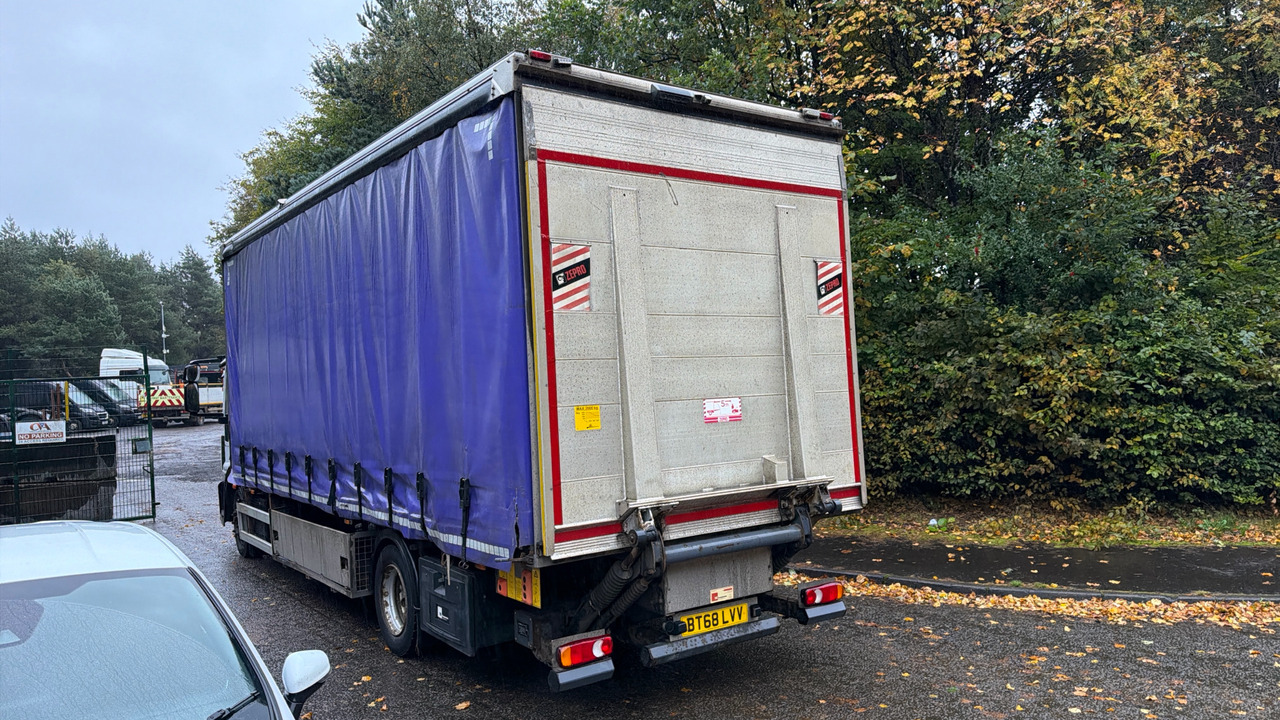 Iveco Eurocargo 120-210 - Kamion s ceradom: slika Iveco Eurocargo 120-210 - Kamion s ceradom Iveco Eurocargo 120-210 - Kamion s ceradom: slika Iveco Eurocargo 120-210 - Kamion s ceradom