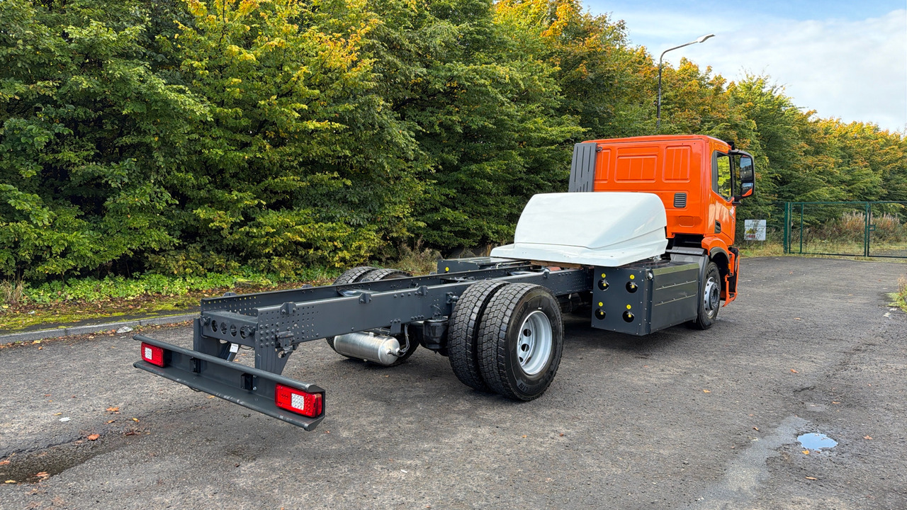 Iveco S-Way AD190S40/P CNG - Kamion-šasija: slika Iveco S-Way AD190S40/P CNG - Kamion-šasija Iveco S-Way AD190S40/P CNG - Kamion-šasija: slika Iveco S-Way AD190S40/P CNG - Kamion-šasija