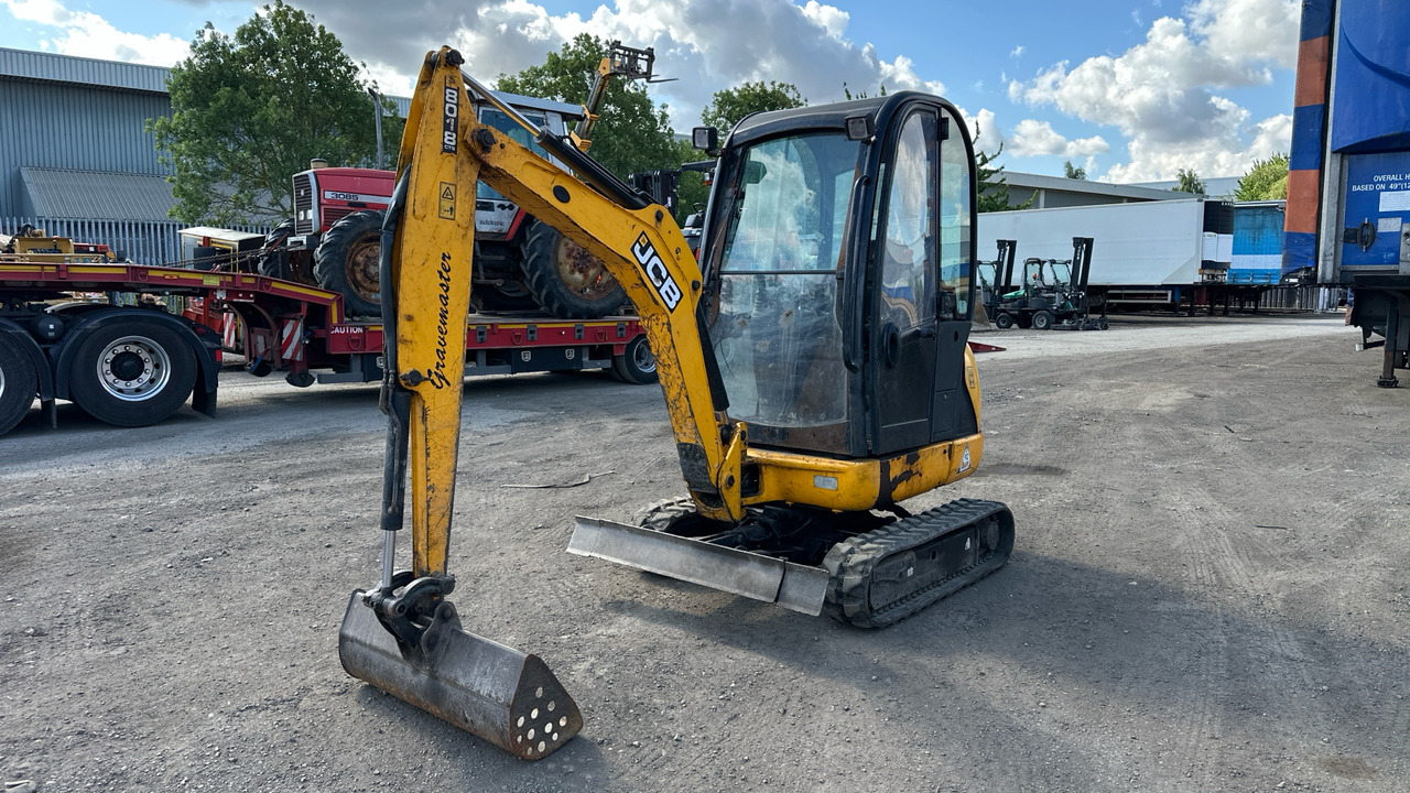 JCB 8018 CTS GRAVEMASTER - Mini bager: slika JCB 8018 CTS GRAVEMASTER - Mini bager JCB 8018 CTS GRAVEMASTER - Mini bager: slika JCB 8018 CTS GRAVEMASTER - Mini bager