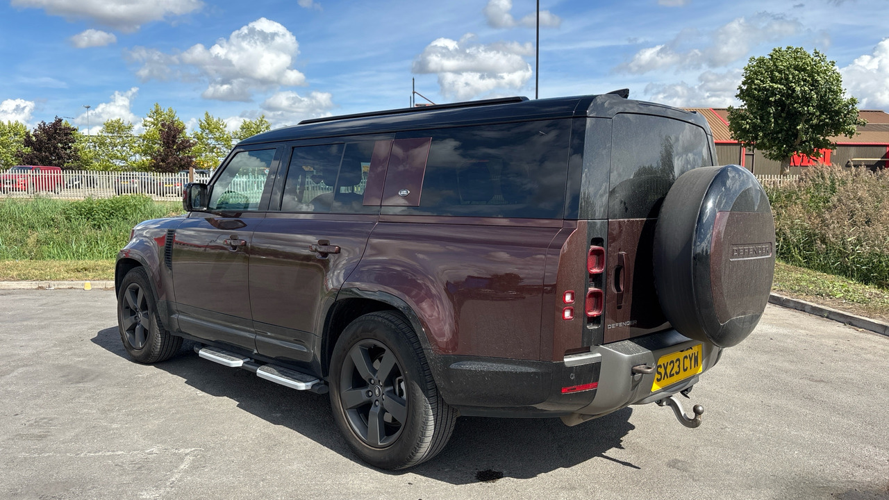LAND ROVER DEFENDER 3.0 D300 X-Dynamic HSE 130 - SUV: slika LAND ROVER DEFENDER 3.0 D300 X-Dynamic HSE 130 - SUV LAND ROVER DEFENDER 3.0 D300 X-Dynamic HSE 130 - SUV: slika LAND ROVER DEFENDER 3.0 D300 X-Dynamic HSE 130 - SUV