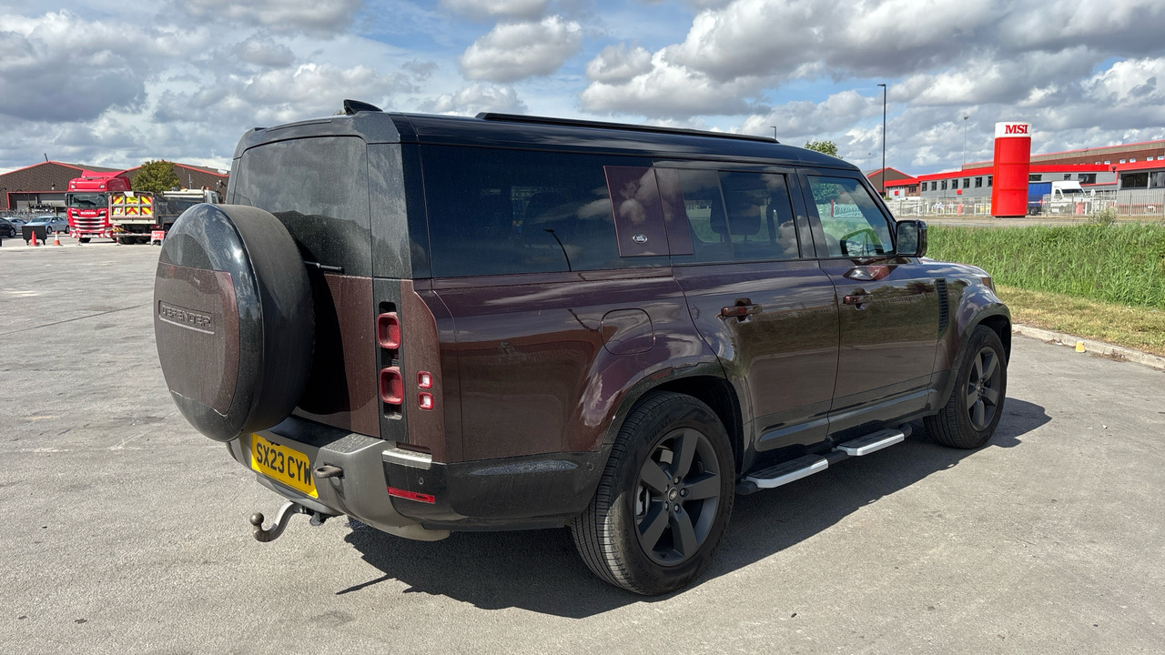LAND ROVER DEFENDER 3.0 D300 X-Dynamic HSE 130 - SUV: slika LAND ROVER DEFENDER 3.0 D300 X-Dynamic HSE 130 - SUV LAND ROVER DEFENDER 3.0 D300 X-Dynamic HSE 130 - SUV: slika LAND ROVER DEFENDER 3.0 D300 X-Dynamic HSE 130 - SUV