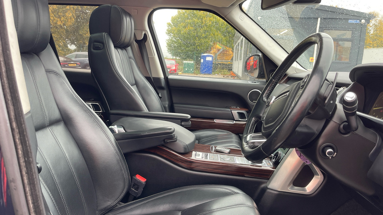 LAND ROVER RANGE ROVER 4.4 VOGUE SVR - Karavan: slika LAND ROVER RANGE ROVER 4.4 VOGUE SVR - Karavan LAND ROVER RANGE ROVER 4.4 VOGUE SVR - Karavan: slika LAND ROVER RANGE ROVER 4.4 VOGUE SVR - Karavan