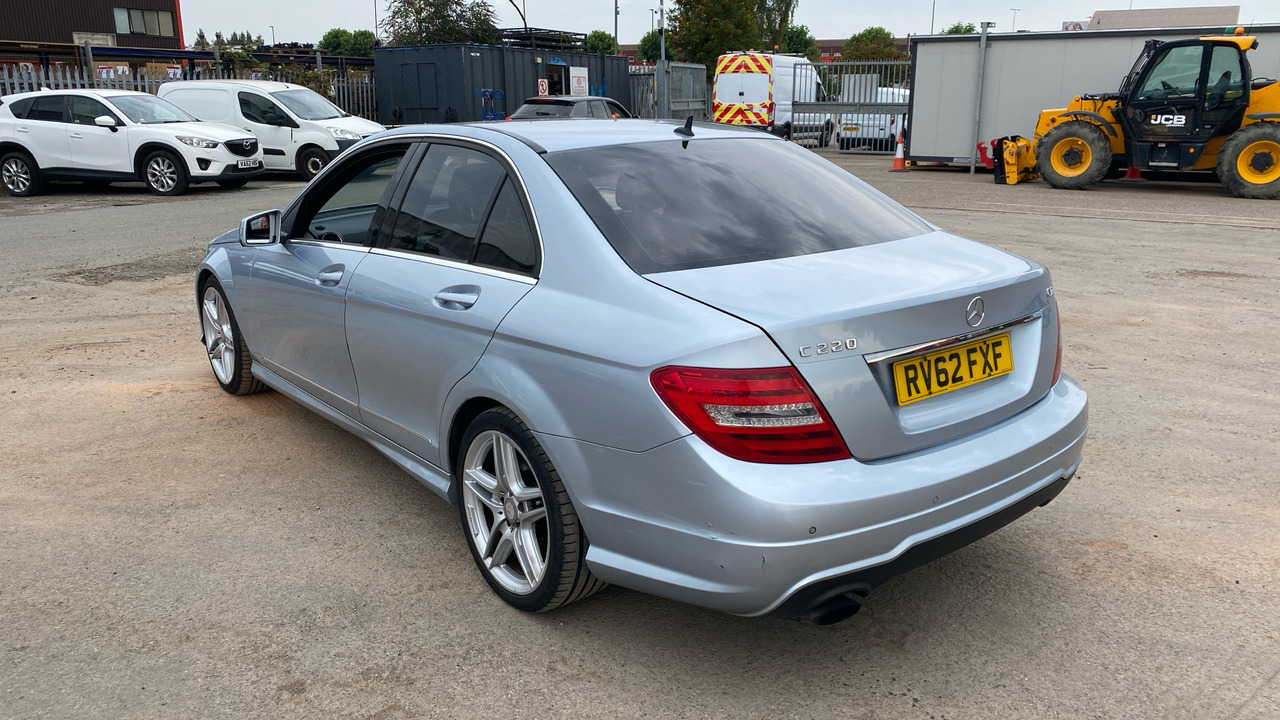 MERCEDES-BENZ C CLASS C220 CDI BLUEEFFICIENCY AMG - Limuzina: slika MERCEDES-BENZ C CLASS C220 CDI BLUEEFFICIENCY AMG - Limuzina MERCEDES-BENZ C CLASS C220 CDI BLUEEFFICIENCY AMG - Limuzina: slika MERCEDES-BENZ C CLASS C220 CDI BLUEEFFICIENCY AMG - Limuzina