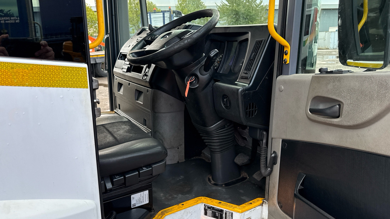 MERCEDES-BENZ ECONIC 1830 - Vakum kamion: slika MERCEDES-BENZ ECONIC 1830 - Vakum kamion MERCEDES-BENZ ECONIC 1830 - Vakum kamion: slika MERCEDES-BENZ ECONIC 1830 - Vakum kamion
