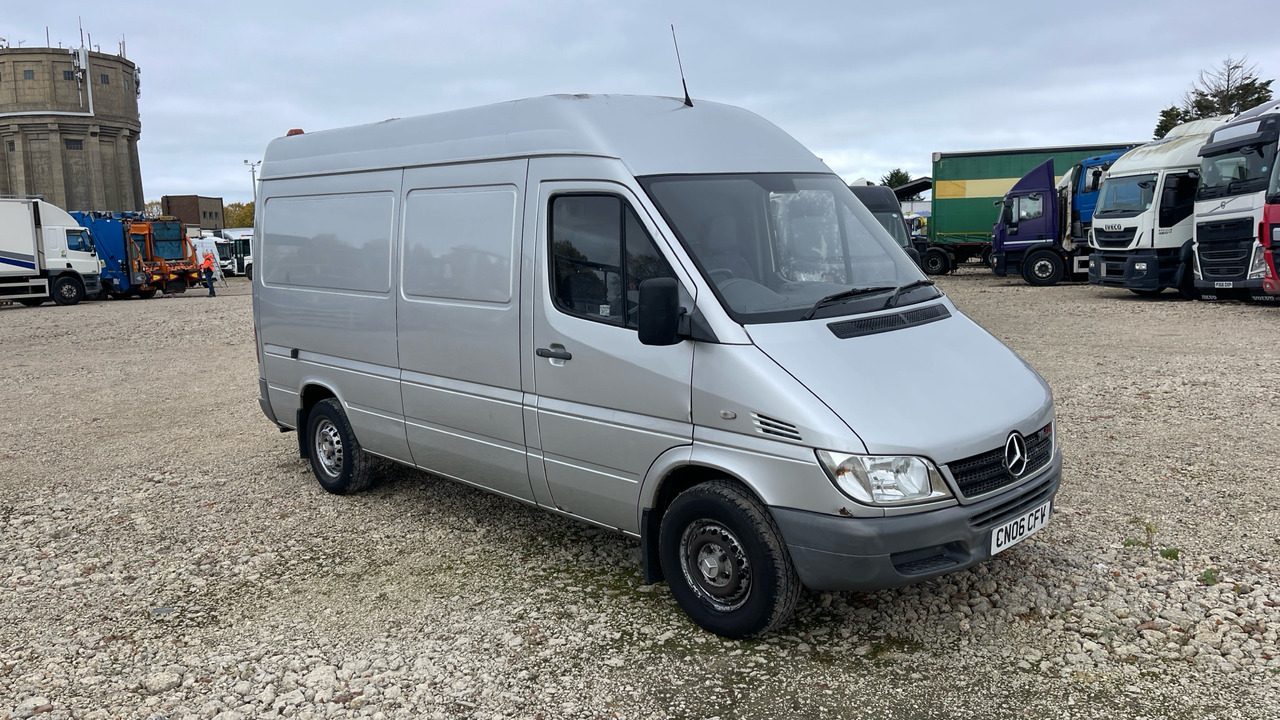 MERCEDES SPRINTER 316 CDI - Furgon: slika MERCEDES SPRINTER 316 CDI - Furgon MERCEDES SPRINTER 316 CDI - Furgon: slika MERCEDES SPRINTER 316 CDI - Furgon