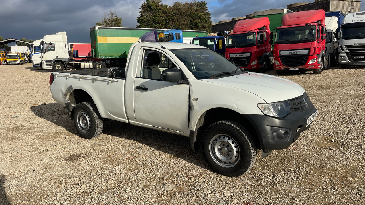 MITSUBISHI L200 - Pick-up: slika MITSUBISHI L200 - Pick-up MITSUBISHI L200 - Pick-up: slika MITSUBISHI L200 - Pick-up