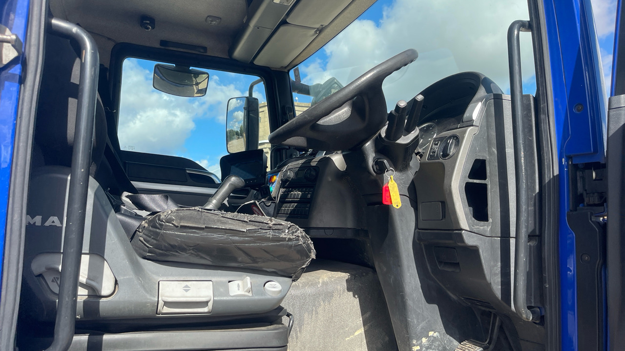 Man TGM 18.250 - Kamion s otvorenim sandukom, Kamion s kranom: slika Man TGM 18.250 - Kamion s otvorenim sandukom, Kamion s kranom Man TGM 18.250 - Kamion s otvorenim sandukom, Kamion s kranom: slika Man TGM 18.250 - Kamion s otvorenim sandukom, Kamion s kranom