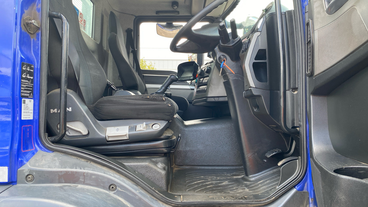 Man TGM 18.250 - Kamion s otvorenim sandukom, Kamion s kranom: slika Man TGM 18.250 - Kamion s otvorenim sandukom, Kamion s kranom Man TGM 18.250 - Kamion s otvorenim sandukom, Kamion s kranom: slika Man TGM 18.250 - Kamion s otvorenim sandukom, Kamion s kranom