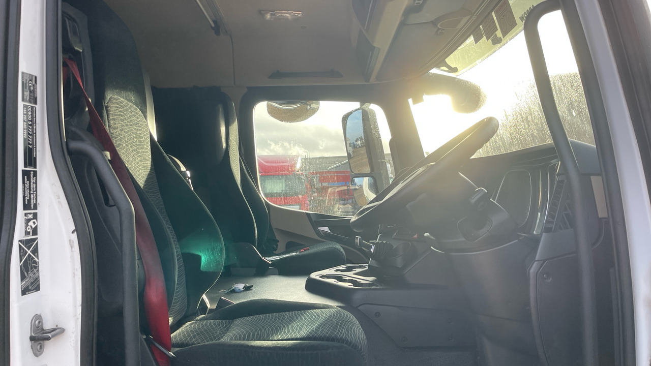 Mercedes-Benz Actros 1824 - Kamion s ceradom: slika Mercedes-Benz Actros 1824 - Kamion s ceradom Mercedes-Benz Actros 1824 - Kamion s ceradom: slika Mercedes-Benz Actros 1824 - Kamion s ceradom