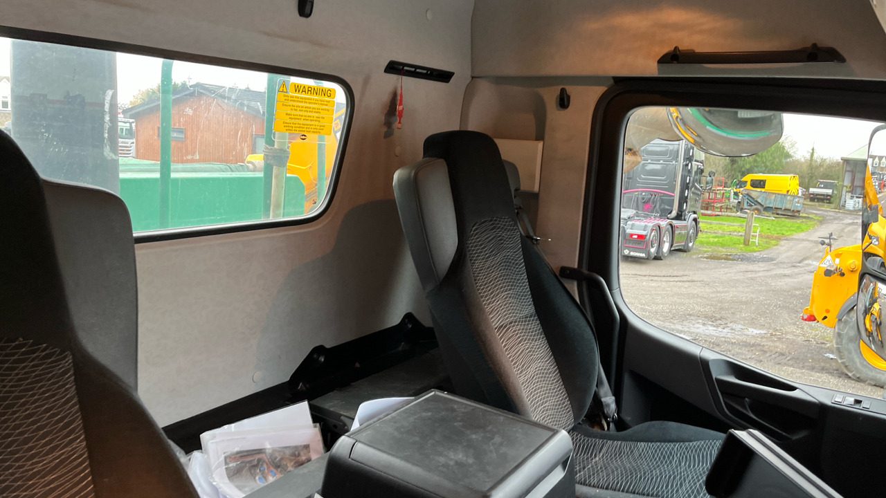 Kiper Mercedes-Benz Arocs 3240: slika Kiper Mercedes-Benz Arocs 3240 Kiper Mercedes-Benz Arocs 3240: slika Kiper Mercedes-Benz Arocs 3240