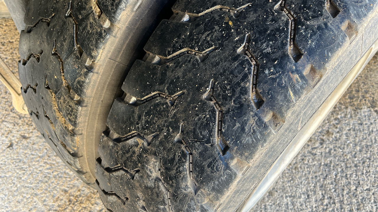 Kiper Mercedes-Benz Arocs 3240: slika Kiper Mercedes-Benz Arocs 3240 Kiper Mercedes-Benz Arocs 3240: slika Kiper Mercedes-Benz Arocs 3240