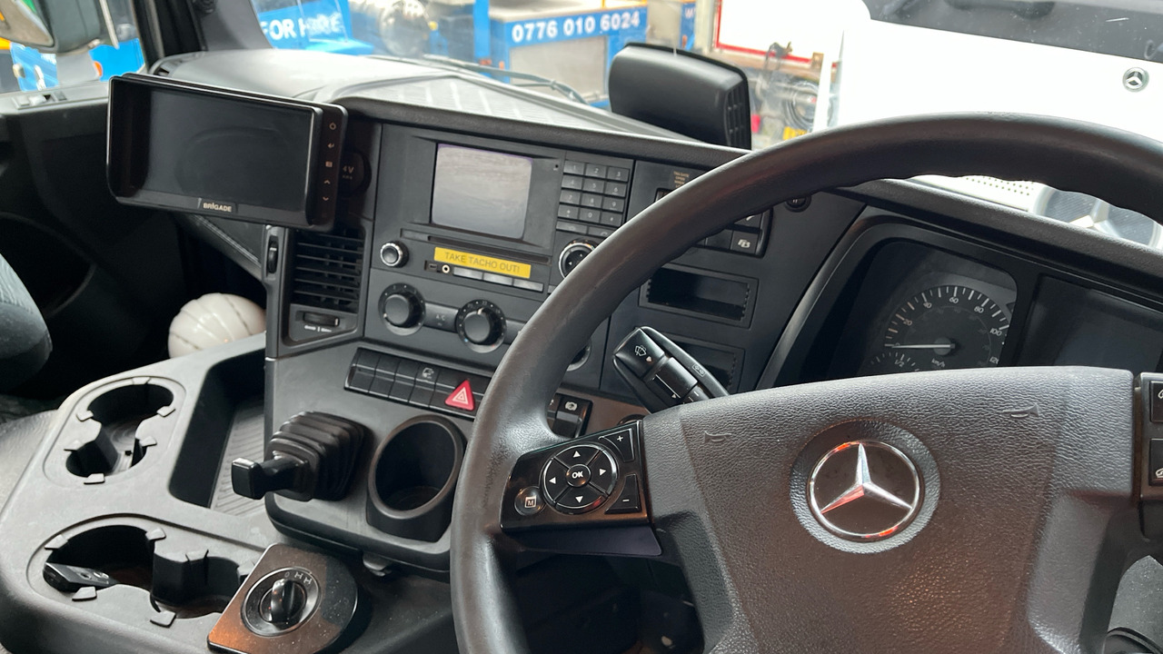 Kiper Mercedes-Benz Arocs 3240: slika Kiper Mercedes-Benz Arocs 3240 Kiper Mercedes-Benz Arocs 3240: slika Kiper Mercedes-Benz Arocs 3240