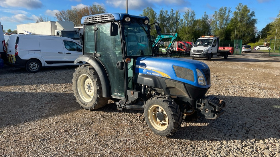 NEW HOLLAND T4030V - Dostavno vozilo s ravnom platformom: slika NEW HOLLAND T4030V - Dostavno vozilo s ravnom platformom NEW HOLLAND T4030V - Dostavno vozilo s ravnom platformom: slika NEW HOLLAND T4030V - Dostavno vozilo s ravnom platformom