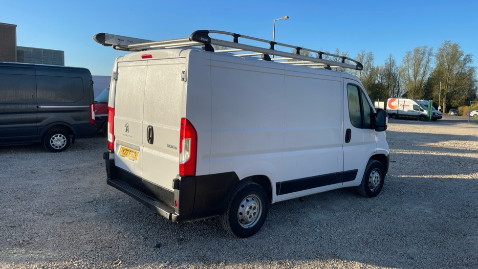 PEUGEOT BOXER 333 2.2 BLUEHDI PROFESSIONAL 120PS - Furgon: slika PEUGEOT BOXER 333 2.2 BLUEHDI PROFESSIONAL 120PS - Furgon PEUGEOT BOXER 333 2.2 BLUEHDI PROFESSIONAL 120PS - Furgon: slika PEUGEOT BOXER 333 2.2 BLUEHDI PROFESSIONAL 120PS - Furgon