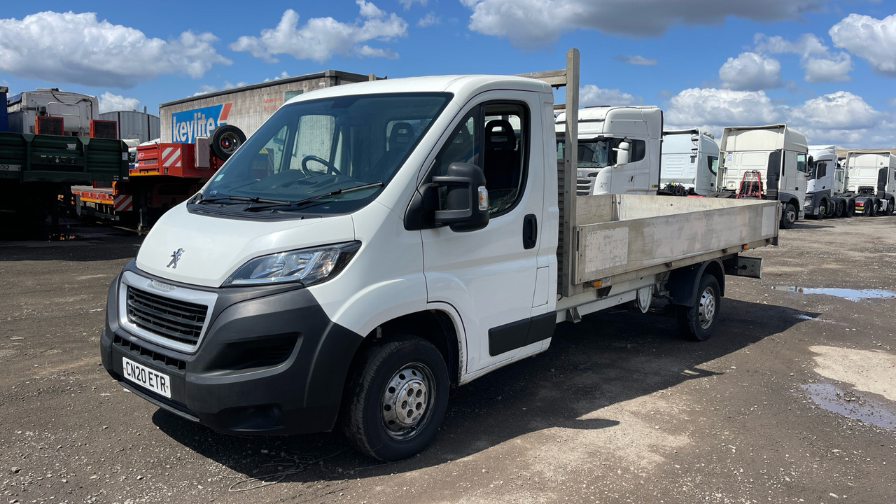 PEUGEOT BOXER 335 2.2 BLUEHDI 140PS - Dostavno vozilo s ravnom platformom: slika PEUGEOT BOXER 335 2.2 BLUEHDI 140PS - Dostavno vozilo s ravnom platformom PEUGEOT BOXER 335 2.2 BLUEHDI 140PS - Dostavno vozilo s ravnom platformom: slika PEUGEOT BOXER 335 2.2 BLUEHDI 140PS - Dostavno vozilo s ravnom platformom