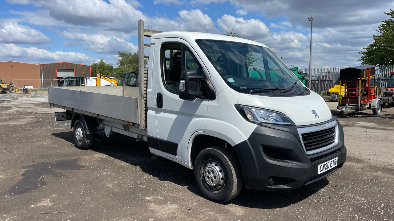 PEUGEOT BOXER 335 2.2 BLUEHDI 140PS - Dostavno vozilo s ravnom platformom: slika PEUGEOT BOXER 335 2.2 BLUEHDI 140PS - Dostavno vozilo s ravnom platformom PEUGEOT BOXER 335 2.2 BLUEHDI 140PS - Dostavno vozilo s ravnom platformom: slika PEUGEOT BOXER 335 2.2 BLUEHDI 140PS - Dostavno vozilo s ravnom platformom