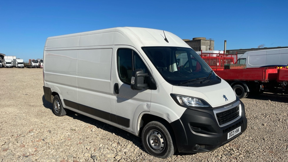 PEUGEOT BOXER 335 2.2 BLUEHDI PROFESSIONAL 140PS - Furgon: slika PEUGEOT BOXER 335 2.2 BLUEHDI PROFESSIONAL 140PS - Furgon PEUGEOT BOXER 335 2.2 BLUEHDI PROFESSIONAL 140PS - Furgon: slika PEUGEOT BOXER 335 2.2 BLUEHDI PROFESSIONAL 140PS - Furgon