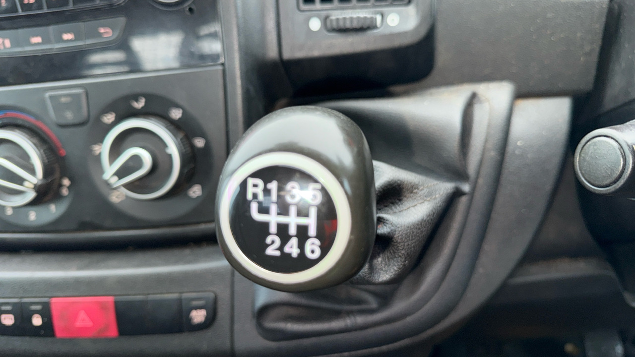 Mali kamion kiper PEUGEOT BOXER 355 2.2 BlueHDi  165ps: slika Mali kamion kiper PEUGEOT BOXER 355 2.2 BlueHDi  165ps