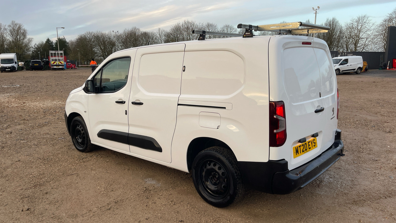 PEUGEOT PARTNER 850 1.5 BlueHDi 100ps Professional - Mali kombi: slika PEUGEOT PARTNER 850 1.5 BlueHDi 100ps Professional - Mali kombi PEUGEOT PARTNER 850 1.5 BlueHDi 100ps Professional - Mali kombi: slika PEUGEOT PARTNER 850 1.5 BlueHDi 100ps Professional - Mali kombi