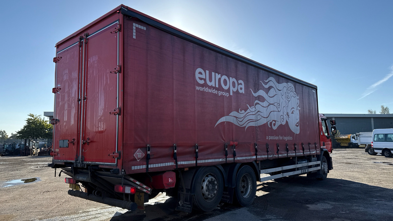 RENAULT D 26 - Kamion s ceradom: slika RENAULT D 26 - Kamion s ceradom RENAULT D 26 - Kamion s ceradom: slika RENAULT D 26 - Kamion s ceradom