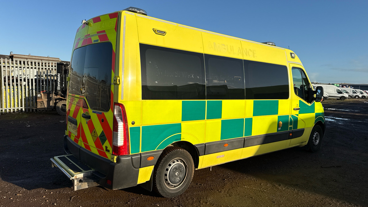 RENAULT MASTER 150.39 - Vozilo hitne pomoći: slika RENAULT MASTER 150.39 - Vozilo hitne pomoći RENAULT MASTER 150.39 - Vozilo hitne pomoći: slika RENAULT MASTER 150.39 - Vozilo hitne pomoći