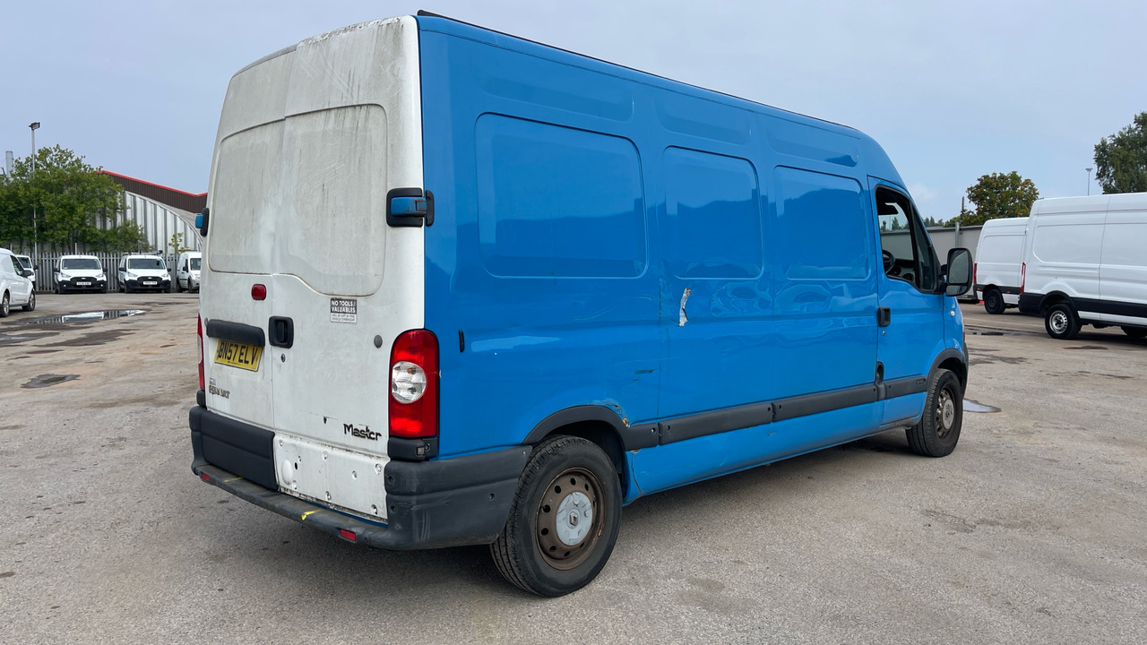 RENAULT MASTER 35 DCI 100PS - Furgon: slika RENAULT MASTER 35 DCI 100PS - Furgon RENAULT MASTER 35 DCI 100PS - Furgon: slika RENAULT MASTER 35 DCI 100PS - Furgon
