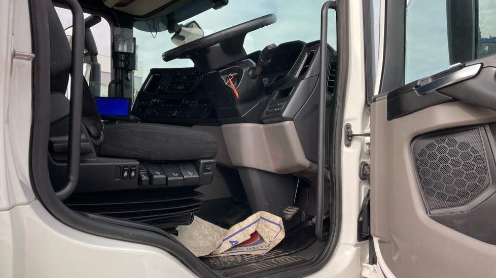 SCANIA G 320 EURO 6 - Kamion s ceradom: slika SCANIA G 320 EURO 6 - Kamion s ceradom SCANIA G 320 EURO 6 - Kamion s ceradom: slika SCANIA G 320 EURO 6 - Kamion s ceradom